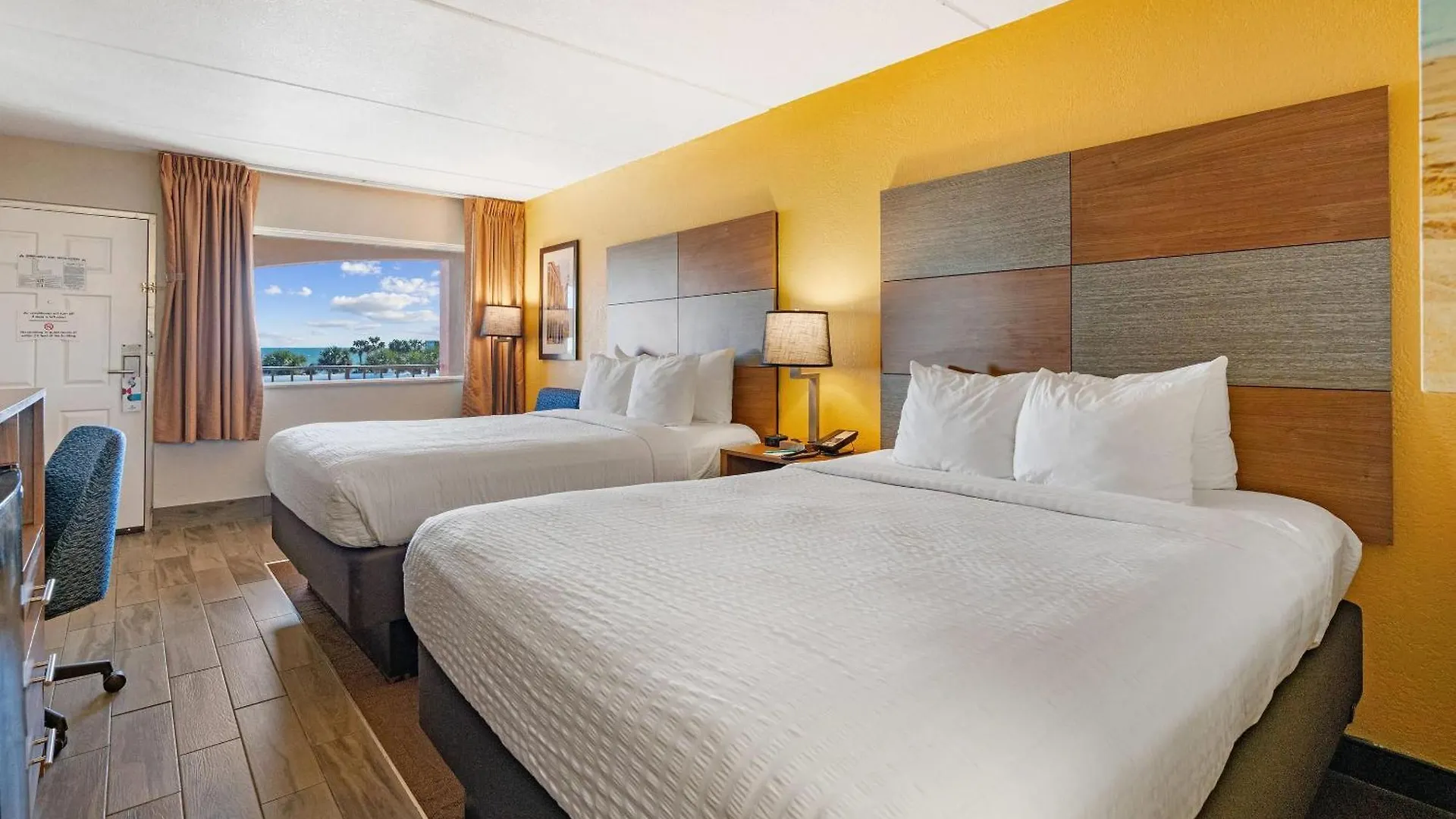 8 Central Hotels in East End Galveston Worth Booking