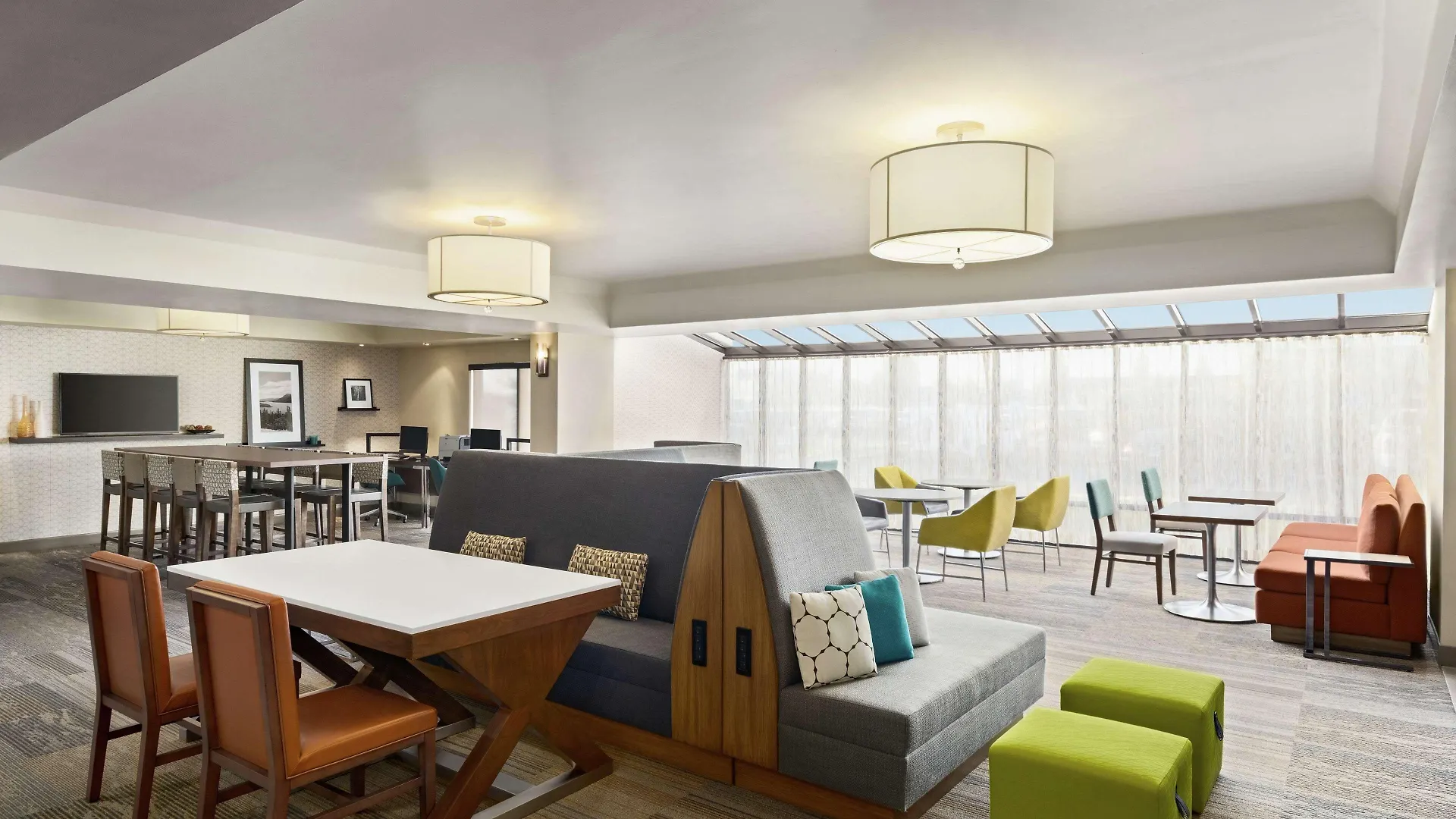 Where to Stay Near PDX: 4 Golf Hotels in Portland Airport Area