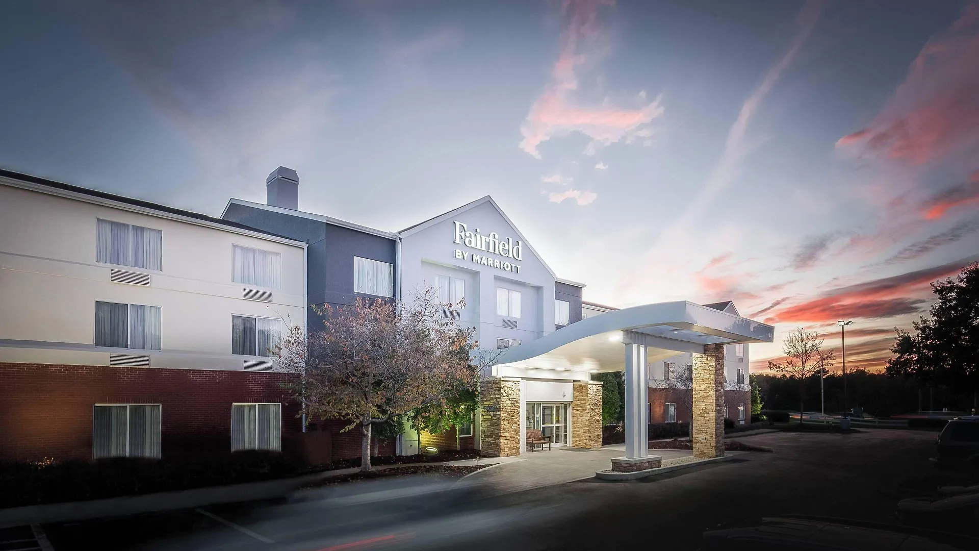 4 Business Hotels Near Nevin Park Worth Booking