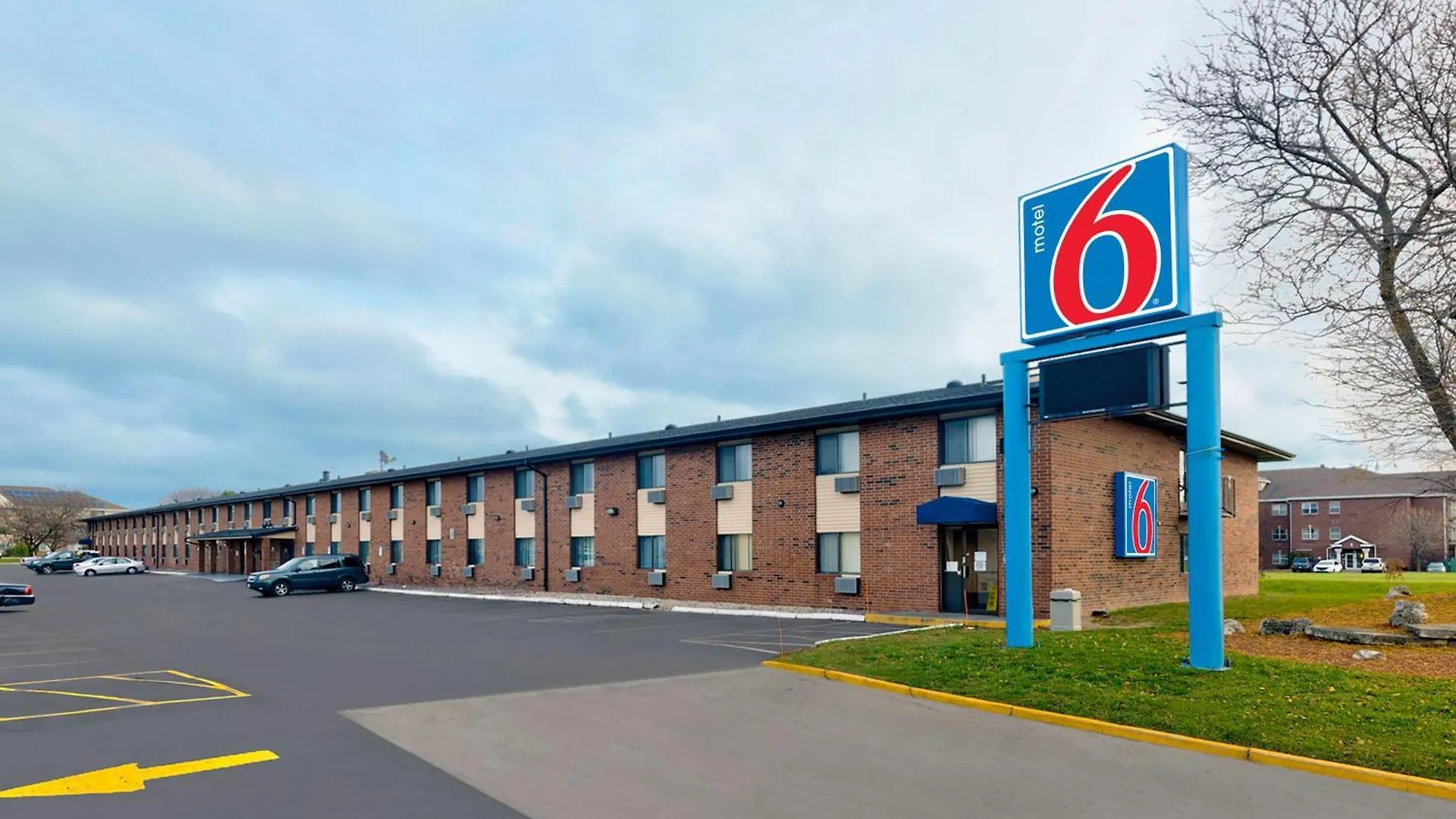 Where to Stay Near South Shore Park: 9 Best Design Hotels