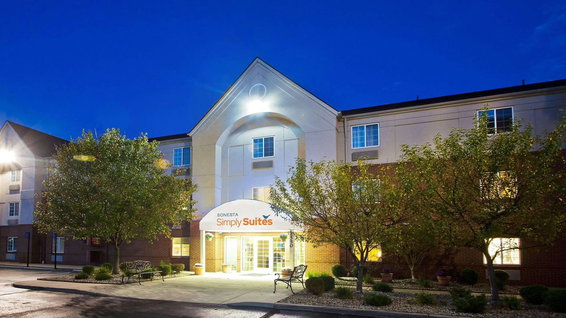 5 Business Hotels Close to Jewish Community Ctr in Southfield