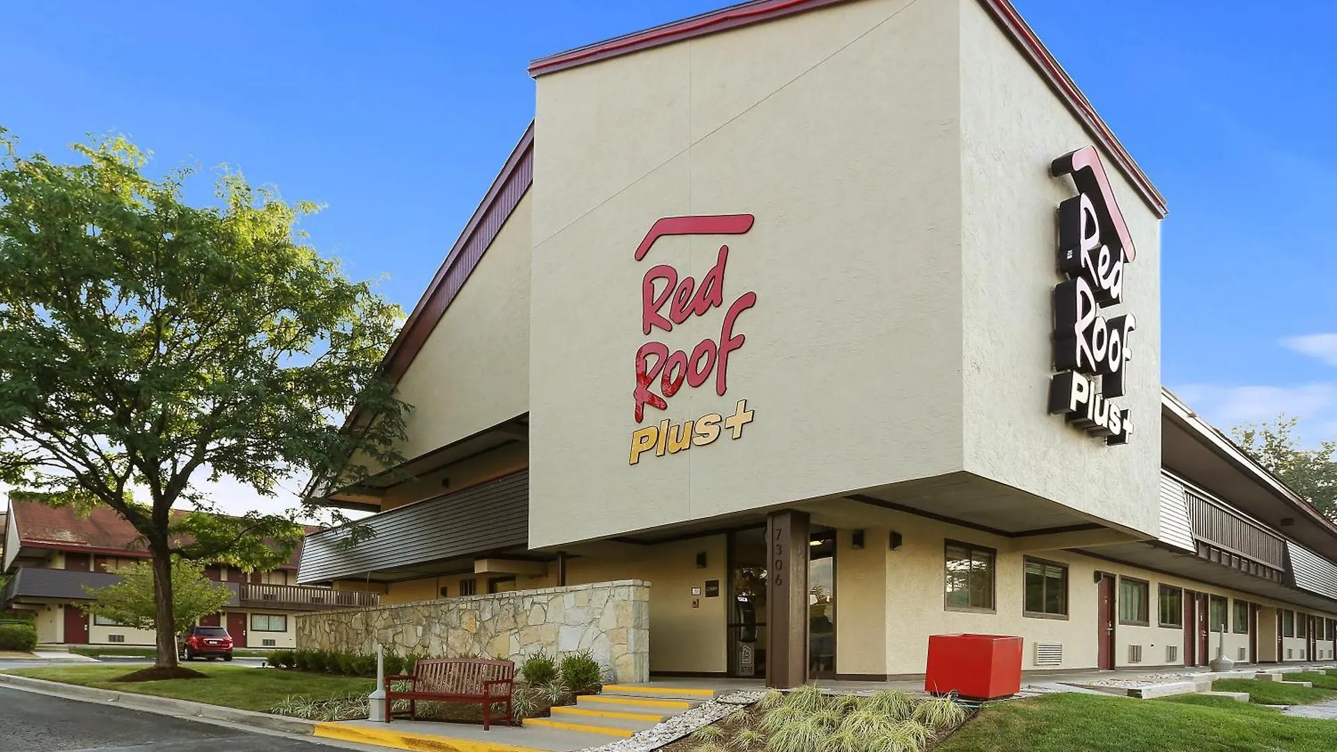 4 Top-Rated 3-Star Hotels Close to Rockburn Branch Park