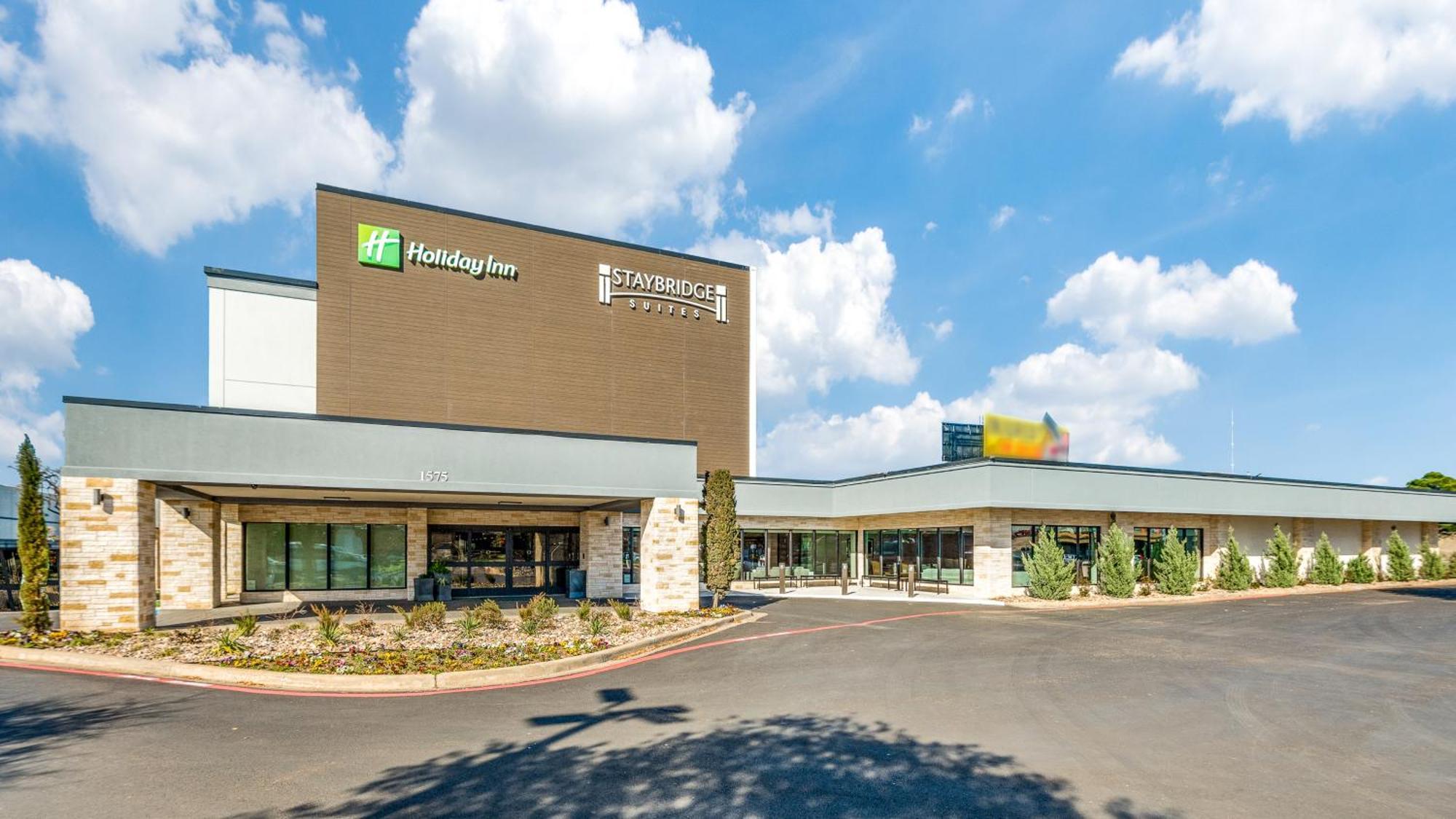 7 Cheap Hotels in Love Field Area for Smart Dallas Stays