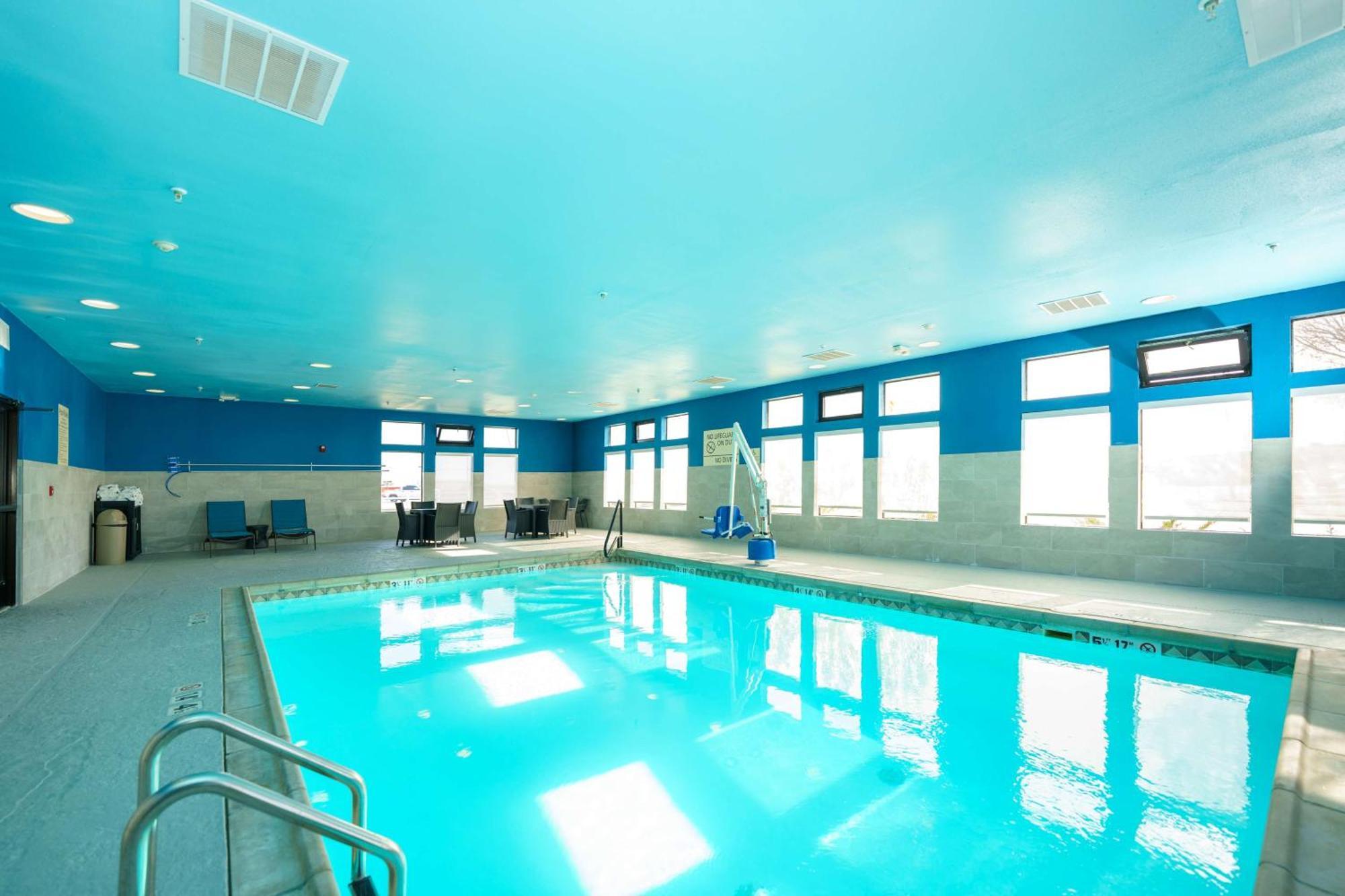 Where to Stay Near Exclusive Parties Ltd: 4 Hotels in Garden City