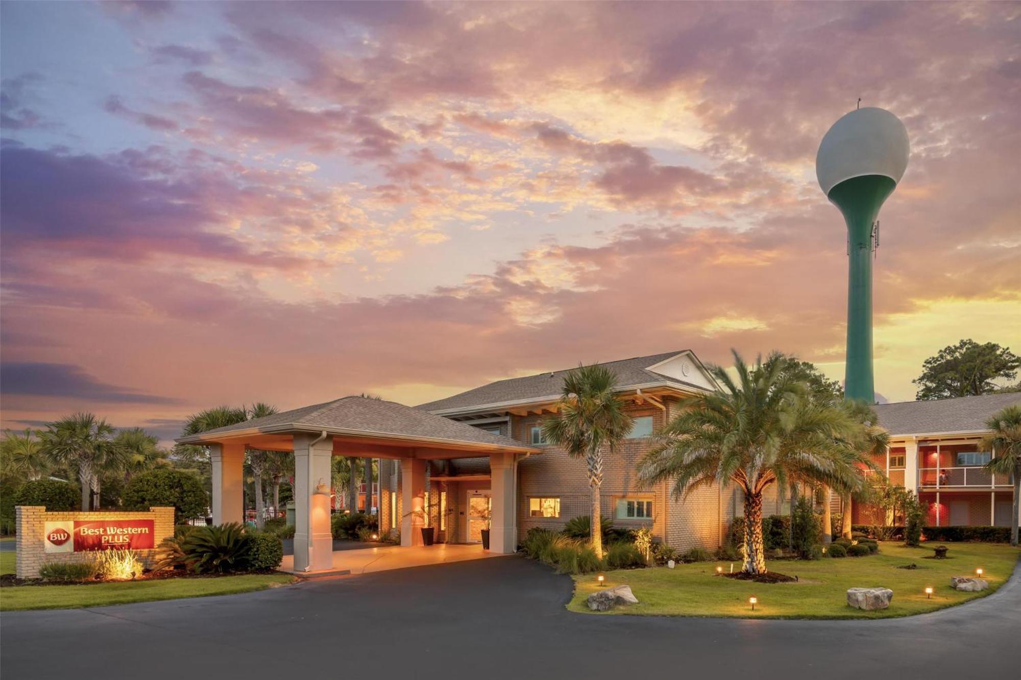 4 Family Hotels Near Neptune Park Worth Booking Now